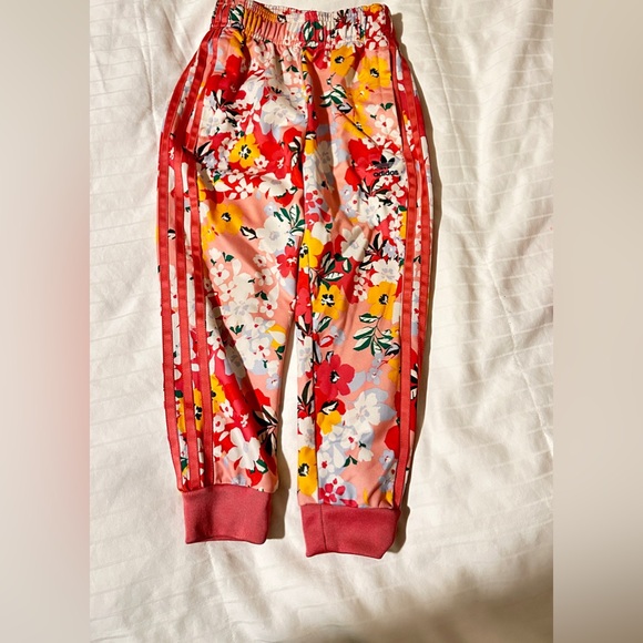 Used kid Adidas set for kid 5-6 years old - Picture 2 of 9